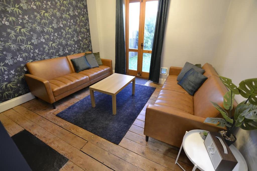The Hive 4 Bed House Pool Table Air-Con Βίλα Μέιντστοουν Εξωτερικό φωτογραφία