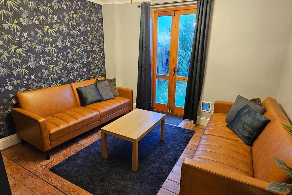 The Hive 4 Bed House Pool Table Air-Con Βίλα Μέιντστοουν Εξωτερικό φωτογραφία